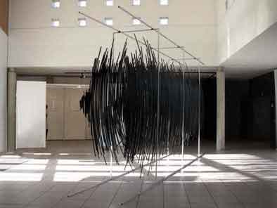  Cedric Jolivet - 6.52_6.86, 2011- Tuyaux en poly�thyl�ne, acier, aluminium