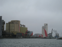 © Felice Varini - les triangles © Felice Varini - les triangles